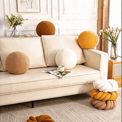 Oreiller en peluche en forme de boule